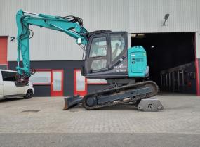 Pladdet Alpenversion Kobelco SK75 : transformation d'une machine Kobelco SK75 par PLADDET pour l'utilisation alpine