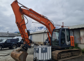 Hitachi Zaxis 135US 3