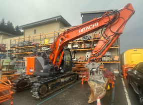 Hitachi ZX135US 