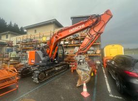 Hitachi ZX135US