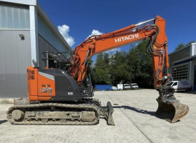 Hitachi ZX135US